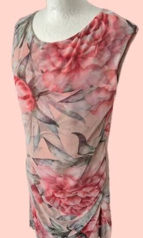 Kleid “ Cartoon “ Größe 38 in Apricot/Khaki/Rosa floral gemustert