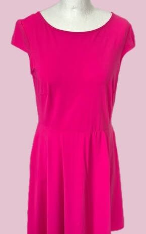 Kleid “ Chantall “ Größe 40 in Pink mit seitlichen Eingriffstaschen 95% Polyamid