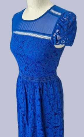 Kleid “ Hallhuber “ Größe 34/36 in Royalblau/Spitze 40% Viscose 35% Baumwolle