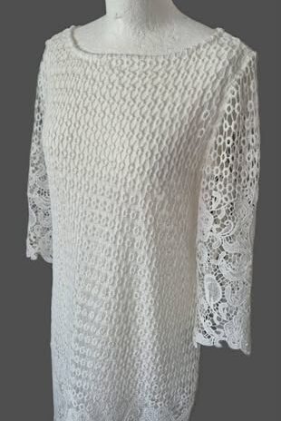 Kleid “ S. Oliver “ Größe 40 in Weiß/Spitze