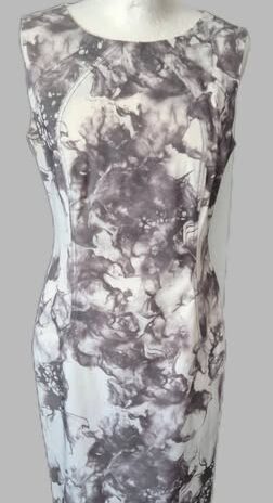 Kleid “ Jones “ Größe 38 in Hellgrau/Weiß gemustert 51% Baumwolle