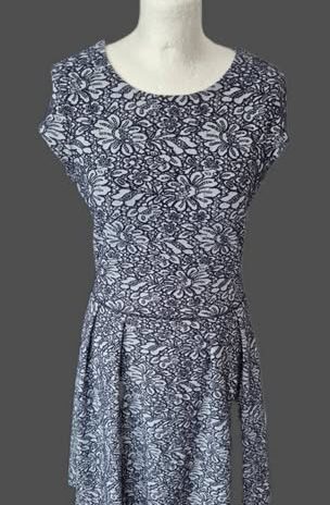 Kleid “ Hugo Boss “ Größe 36 in Dunkelblau/Hellgrau gemustert 51% Baumwolle