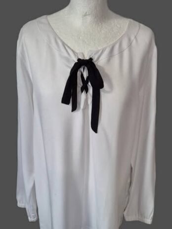 Bluse “ Jones “ Größe 40 in Weiß/Schwarz 63% Viscose