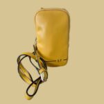 Smartphonetasche “ Seidenfelt Manufaktur “ in Maisgelb Breite ca 11cm Höhe ca 19cm