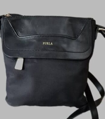 Tasche “ Furla “ in Schwarz/Leder/Textil Breite ca 23cm Höhe ca 25cm