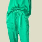 2-Teiler “ Vero Moda “ Größe 38/40 (Hose 38 elastischer Bund Shirt 40) in Smaragdgrün