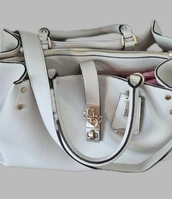 Tasche “ Guess “ in Cloud Dancer NEU! Breite ca 49cm Höhe ca 23cm