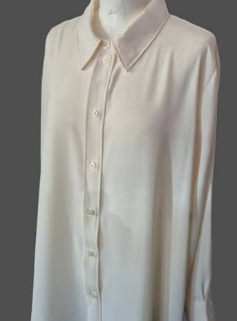 Bluse “ Comma “ Größe 46/48 in Offwhite