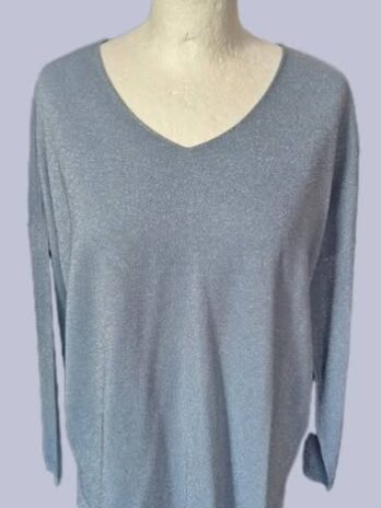 Pulli “ Miss Fashion “ Größe 40/42 in Hellblau/Silber/Lurex 75% Viscose