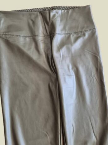 Hose “ Made in Italy “ Größe 38 in Olivgrün/Kunstleder elastischer Bund