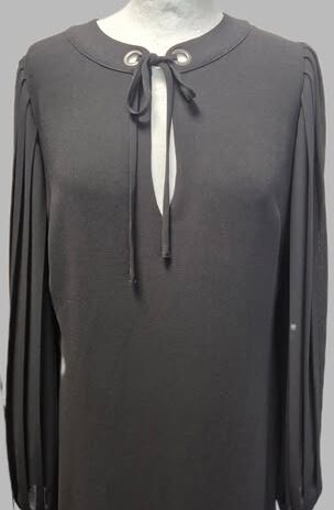 Kleid “ Sisley “ Größe 36 in Schwarz/Plisseeärmel