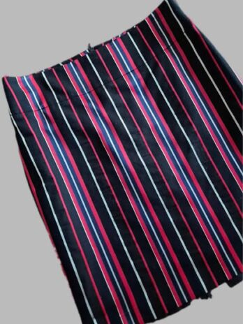 Rock “ Hugo Boss “ Größe 40 in Schwarz/RotDunkelblau/Beige gestreift 78% Baumwolle 22% Viscose