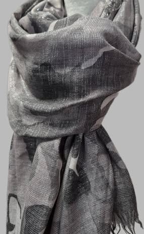 Schal “ Esprit “ in Hellgrau/Anthrazitgrau/Camouflage gemustert