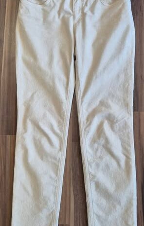 Feincordjeans “ OUI “ Größe 36 in Offwhite 98% Baumwolle