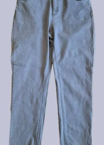 Jeans “ Yest “ Größe 42 in Taubenblau 55% Baumwolle 33% Viscose