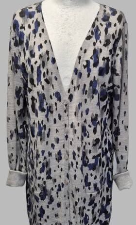 Longcardigan “ Jette Joop “ Größe 40/42 in Hellgrau/Schwarz/Royalblau/Animalprint gemustert 100% Merinowolle