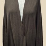 Weste “ Jones “ Größe 46 in Olivgrün/Fledermausärmel verschlusslos 84% Viscose